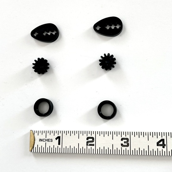 LEGO MINDSTORMS EV3 31313 Black Replacement Parts - Picture 3 of 3